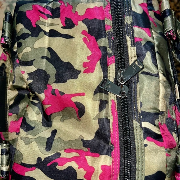 Lug Ranger XL Quilted Carry All NWT'S - Picture 11 of 15